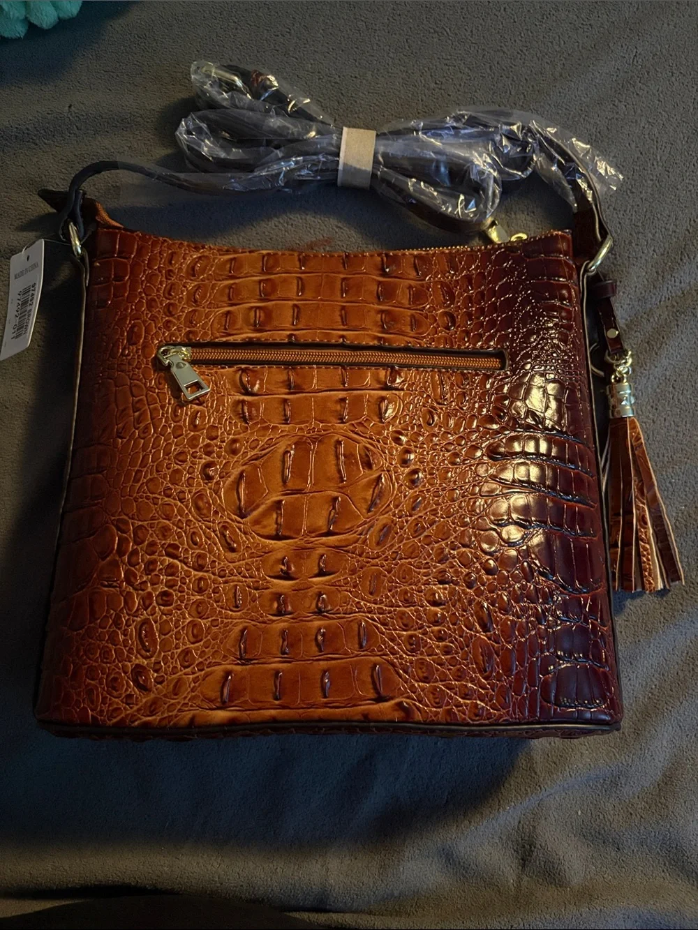 FASHION Women's Croc-Embossed Crossbody Bag in Brown